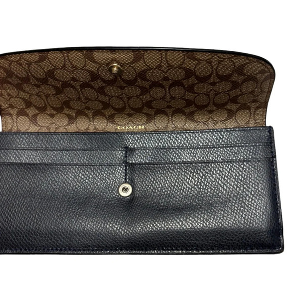 Coach  wallet - Picture 2 of 5